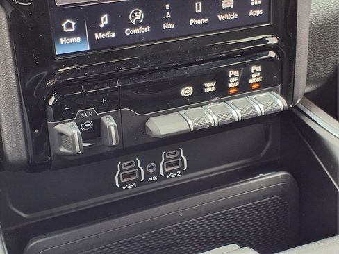 Used 2025 RAM 2500 Big Horn AWD/4WD image 11