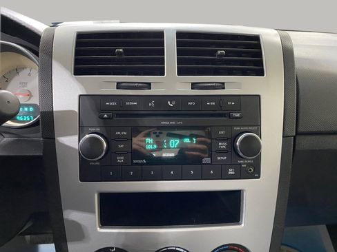 Used 2009 Dodge Caliber SXT image 12