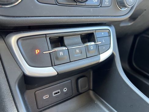 Used 2023 GMC Terrain SLE w/ Driver Convenience Package FWD image 16