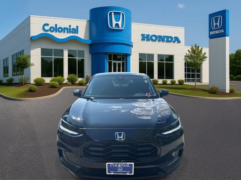 Used 2025 Honda HR-V Sport image 9