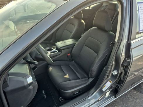 Used 2023 Nissan Altima 2.5 SV FWD image 16