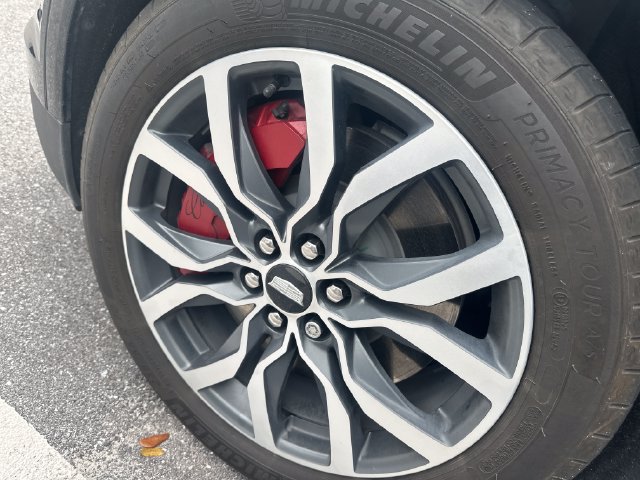 Certified 2024 Cadillac XT5 Sportv w/ Platinum Package AWD/4WD image 13