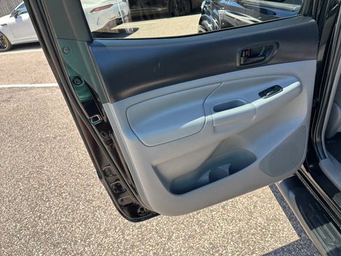 Used 2015 Toyota Tacoma 4x4 Double Cab w/ SR5 Package image 20
