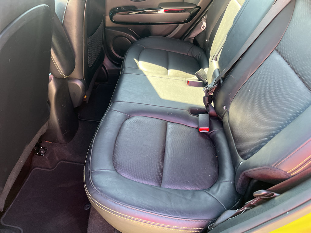 Used 2015 Kia Soul + w/ Primo Package FWD image 20