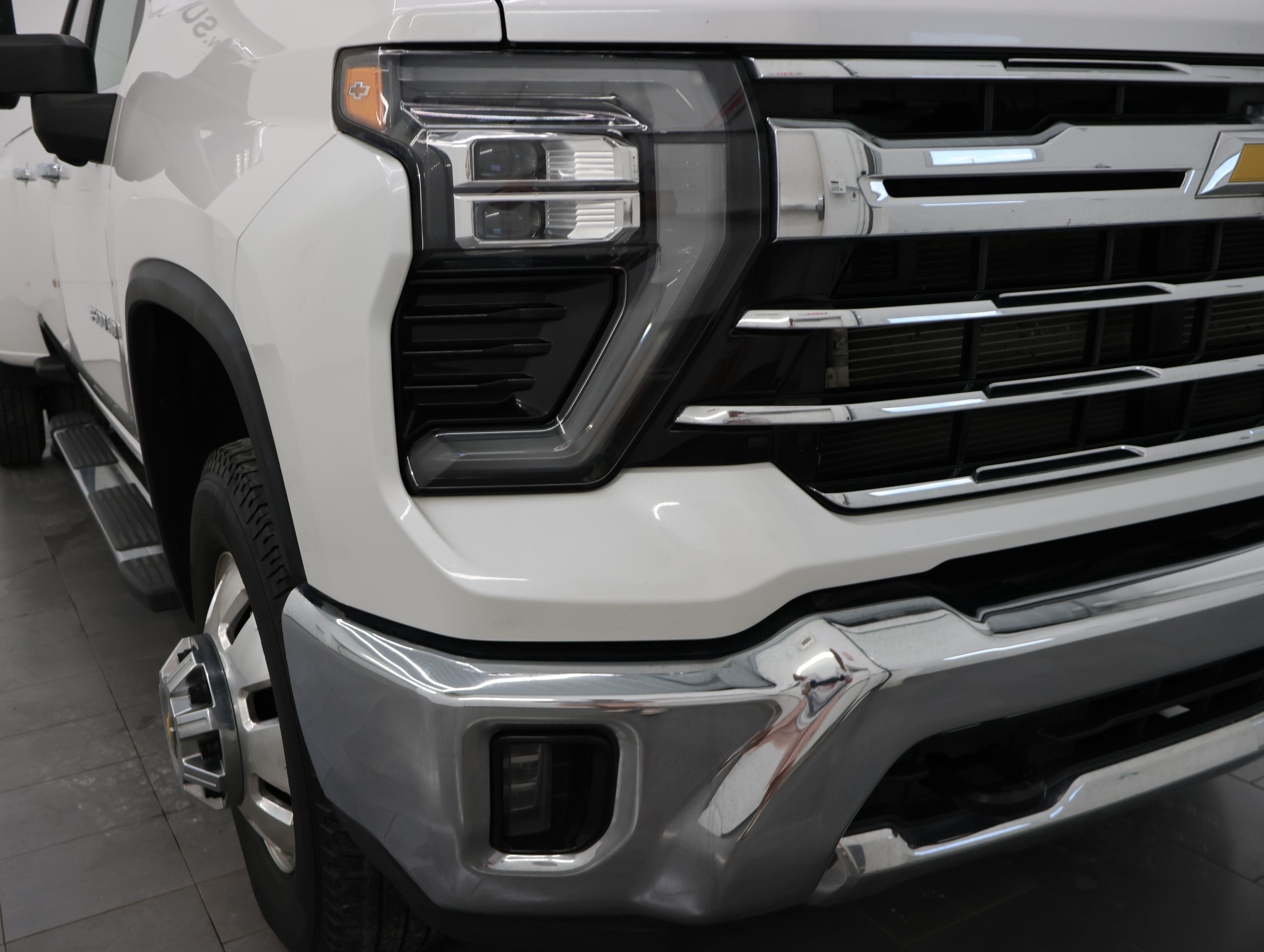 Used 2024 Chevrolet Silverado 3500 LTZ w/ LTZ Convenience Package AWD/4WD image 22