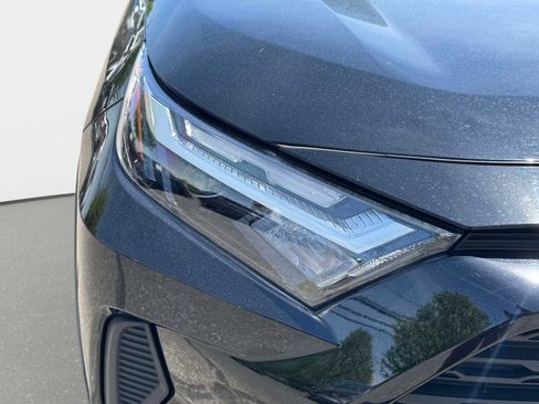 Certified 2023 Toyota RAV4 LE AWD/4WD image 6