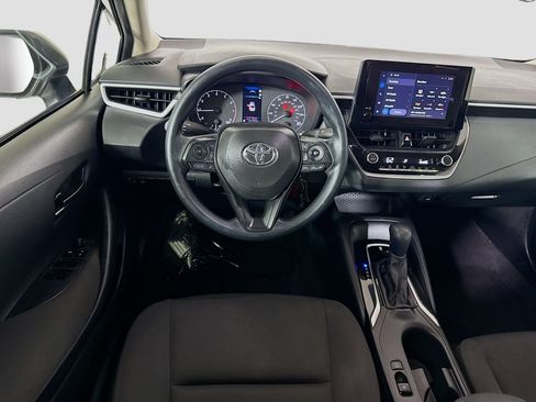 Used 2025 Toyota Corolla LE FWD image 17
