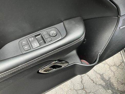 Used 2016 Dodge Challenger SRT Hellcat image 15