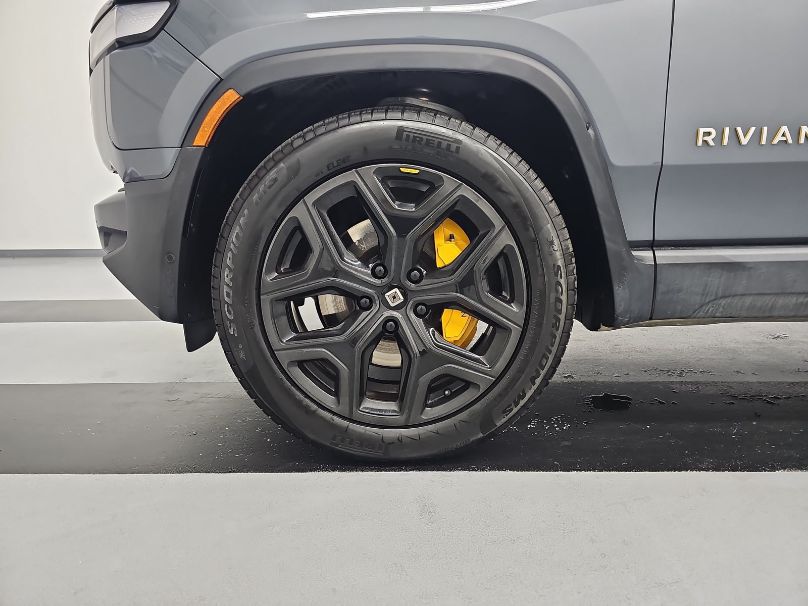 Used 2024 Rivian R1S Adventure Quad AWD/4WD image 9