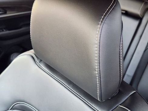 New 2025 Jeep Grand Cherokee Limited image 11