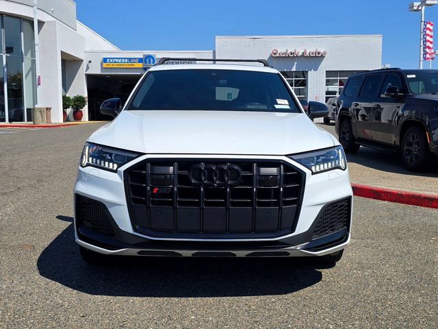 Used 2021 Audi SQ7 Prestige w/ Prestige Package AWD/4WD image 2