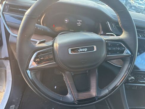 Used 2022 Jeep Grand Cherokee Summit w/ Luxury Tech Group V image 13