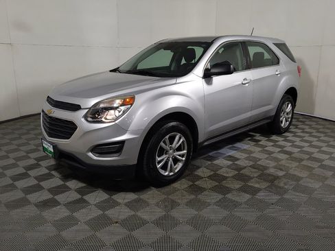 Used 2017 Chevrolet Equinox LS AWD/4WD image 2