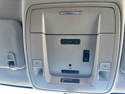 Used 2016 Chevrolet Silverado 1500 LTZ image 23