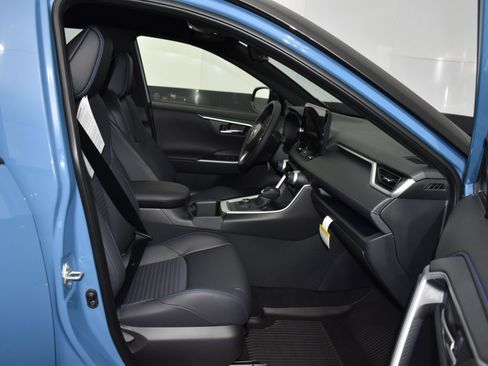 Used 2025 Toyota RAV4 XSE image 11