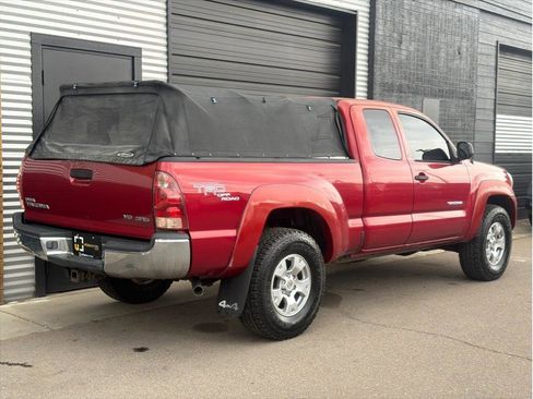 Used 2006 Toyota Tacoma 4x4 Access Cab V6 image 3