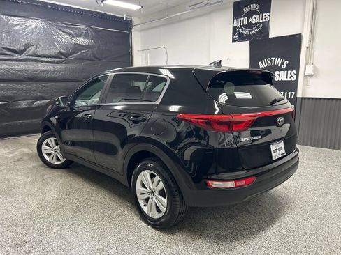 Used 2017 Kia Sportage LX AWD/4WD image 4
