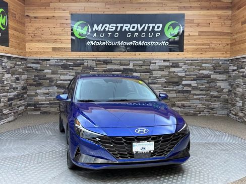 Used 2023 Hyundai Elantra Limited w/ Cargo Package FWD image 3