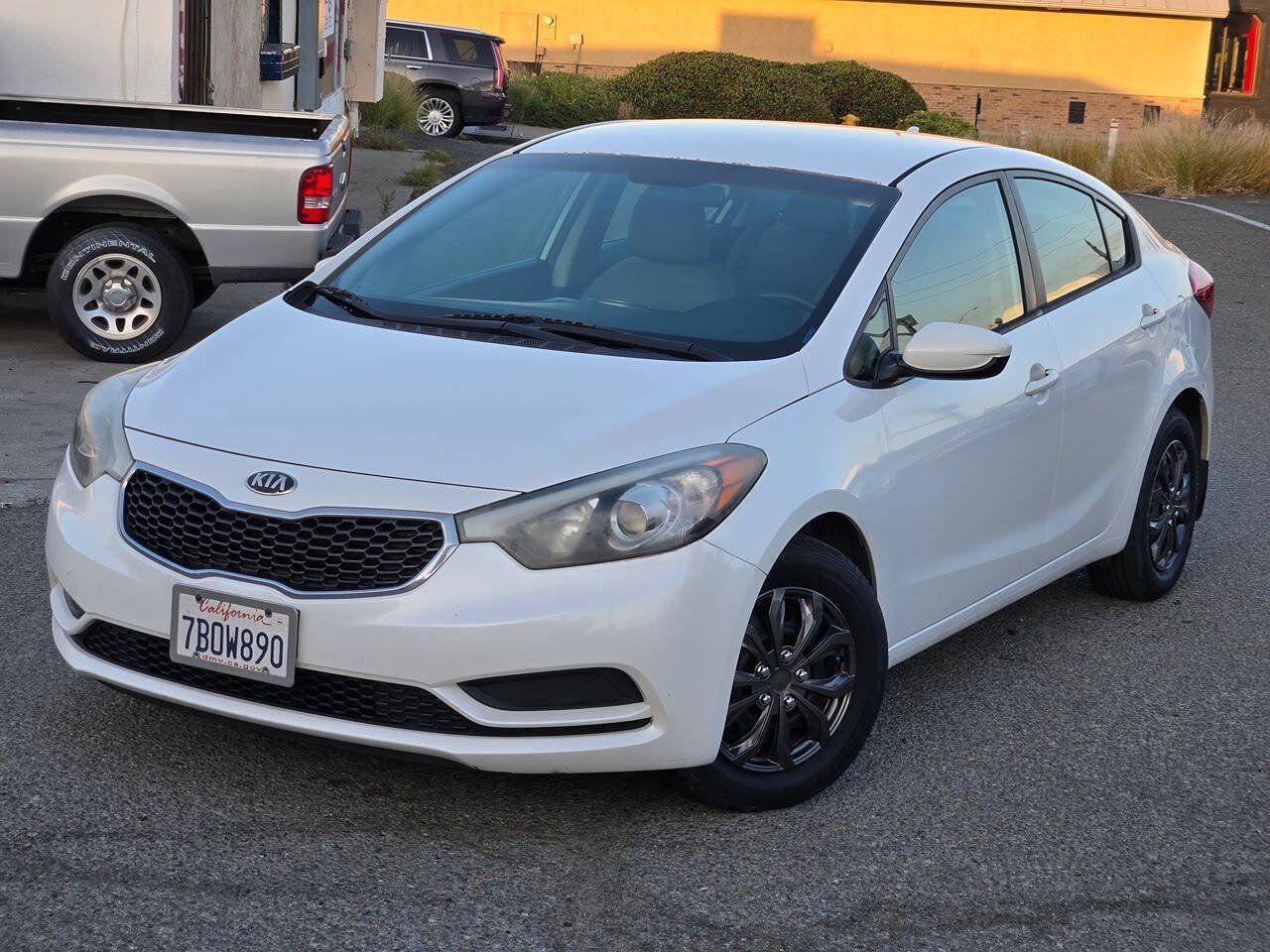 Used 2014 Kia Forte LX FWD image 3