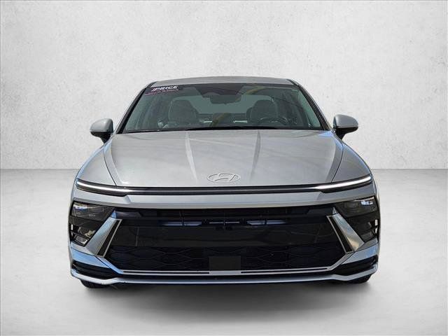 Used 2025 Hyundai Sonata SEL FWD image 2