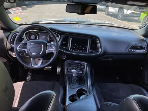 Used 2018 Dodge Challenger R/T Scat Pack w/ Dynamics Package RWD image 18