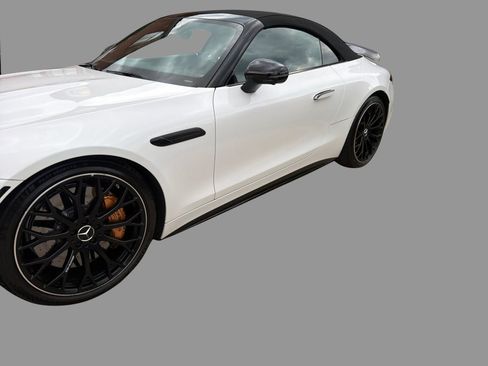 Used 2022 Mercedes-Benz SL 63 AMG 4MATIC w/ AMG Aerodynamic Package image 27