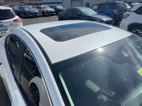 Used 2023 MAZDA MAZDA3 s image 4