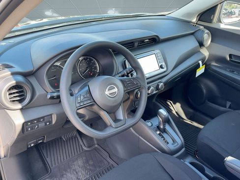 New 2025 Nissan Kicks Play S image 4