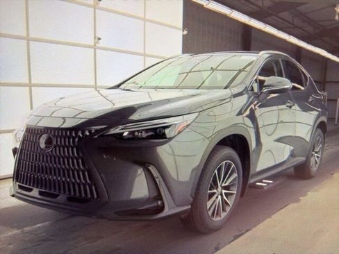 Used 2024 Lexus NX 250 FWD w/ Towing Package (2000 Lbs) image 3