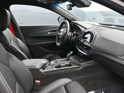 Used 2023 Cadillac CT4 V image 4