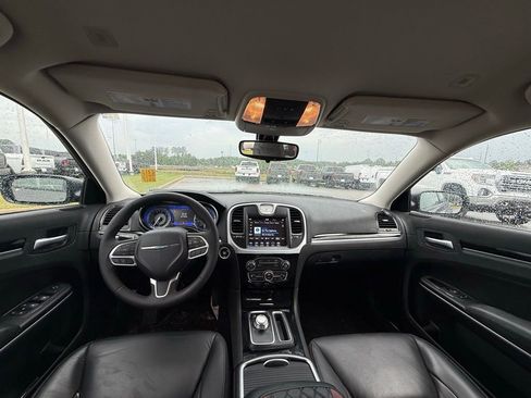 Used 2023 Chrysler 300 Touring L RWD image 14