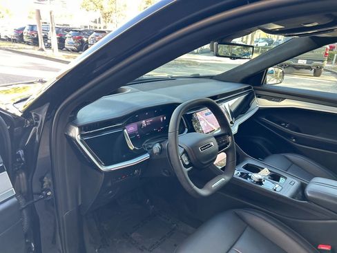 Used 2024 Jeep Wagoneer Launch Edition image 5