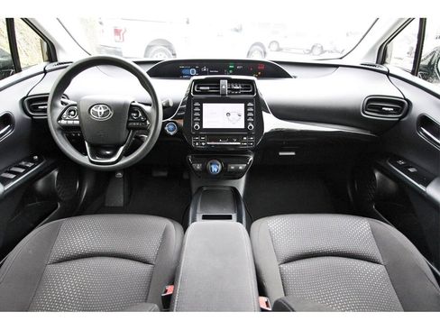 Used 2020 Toyota Prius image 8