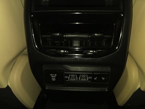 Used 2023 Jeep Grand Cherokee Limited RWD image 25