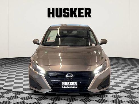 Used 2023 Nissan Altima 2.5 S image 3