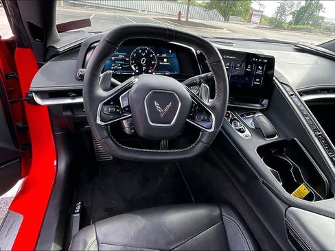Used 2024 Chevrolet Corvette Stingray Preferred Conv w/ Z51 Performance Package RWD image 4