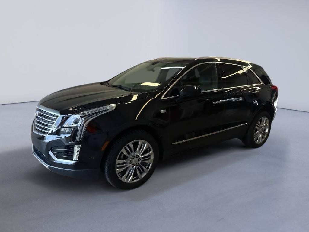 Used 2017 Cadillac XT5 Platinum w/ Driver Assist Package AWD/4WD image 3