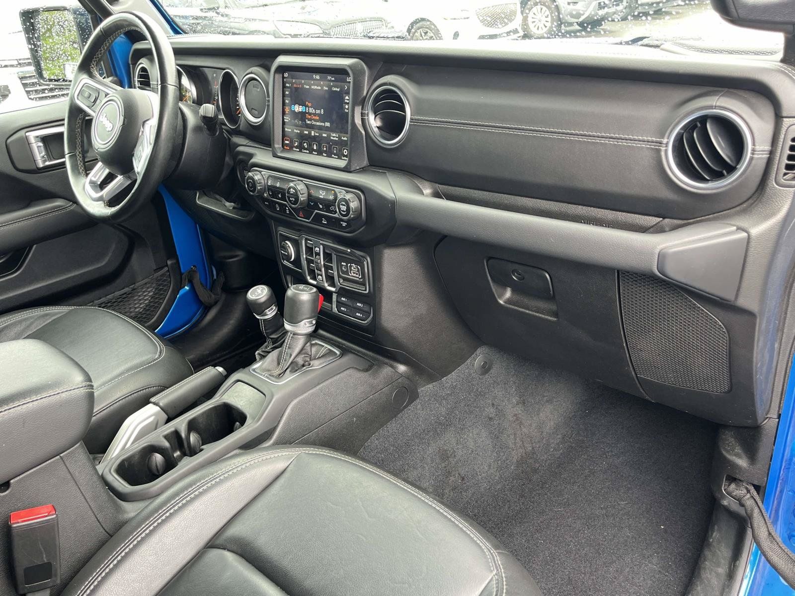 Used 2022 Jeep Gladiator Overland w/ Popular Equipment Package AWD/4WD image 24