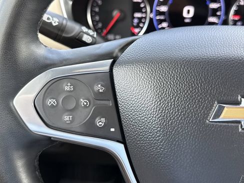Used 2023 Chevrolet Traverse Premier FWD image 16