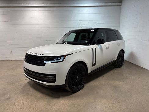 Used 2023 Land Rover Range Rover SE image 1