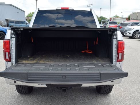 Used 2019 Ford F150 Lariat w/ Equipment Group 502A Luxury AWD/4WD image 21
