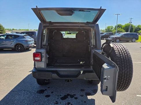 Used 2019 Jeep Wrangler Unlimited Sport S AWD/4WD image 24