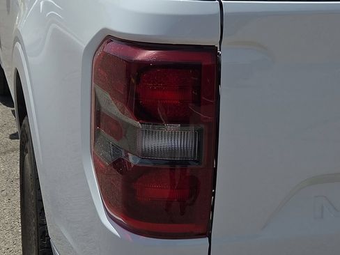 Used 2025 Ford Maverick Lobo AWD/4WD image 11