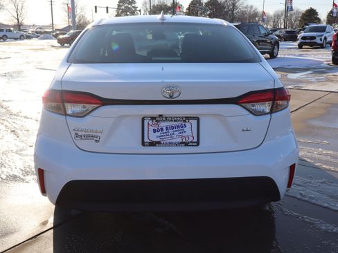 Used 2024 Toyota Corolla LE image 6