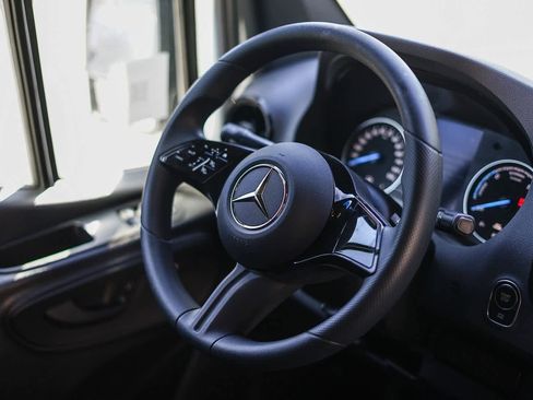 New 2024 Mercedes-Benz eSprinter 170 Cargo image 15