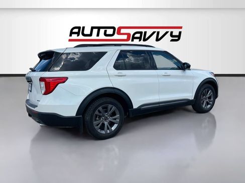 Used 2023 Ford Explorer XLT w/ Equipment Group 202A AWD/4WD image 7