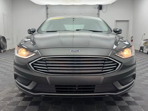 Used 2017 Ford Fusion SE image 12
