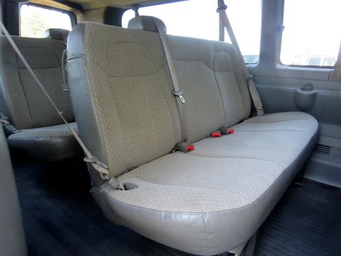 Used 2011 Chevrolet Express 3500 LS image 22