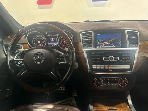 Used 2014 Mercedes-Benz GL 63 AMG 4MATIC image 11