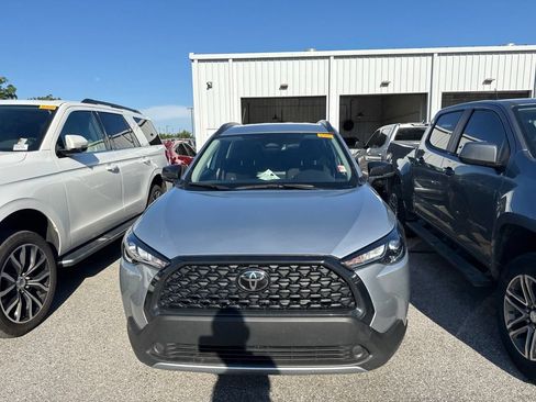 Used 2025 Toyota Corolla Cross LE FWD image 3